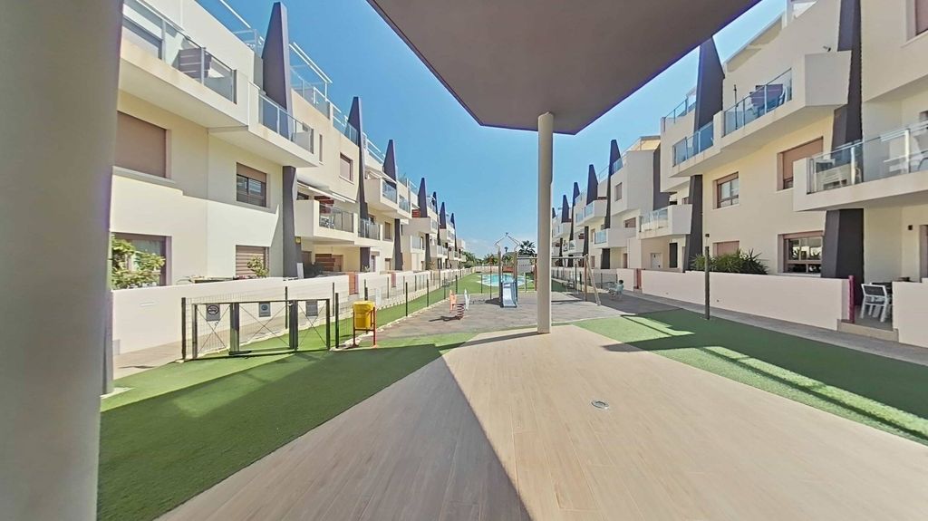 Property photo 3 of 50