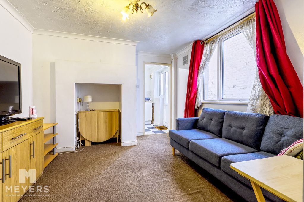 Property photo 2 of 14