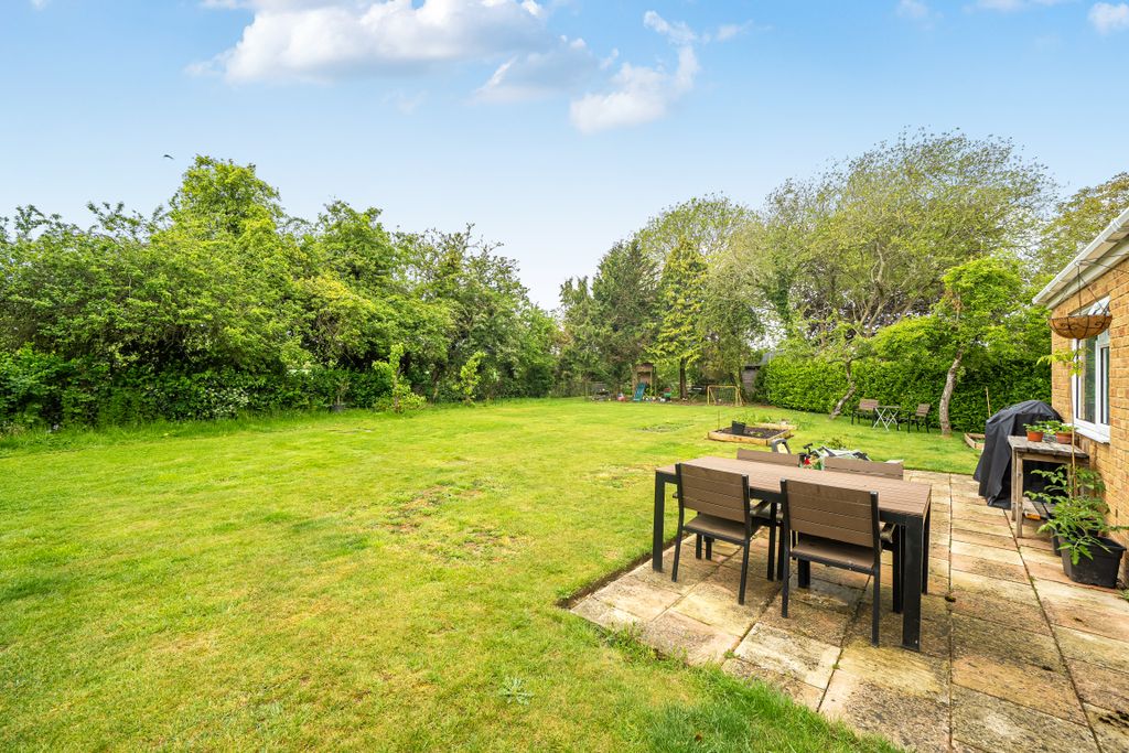 Property photo 2 of 8