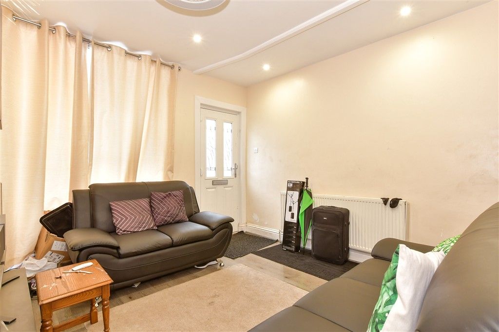 Property photo 2 of 12 Lounge