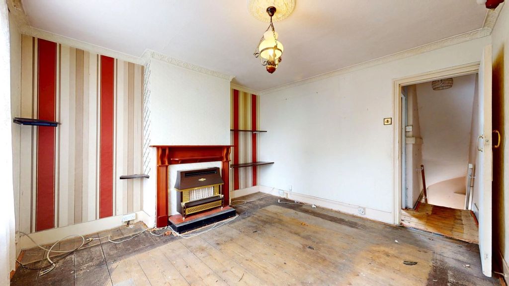Property photo 2 of 12