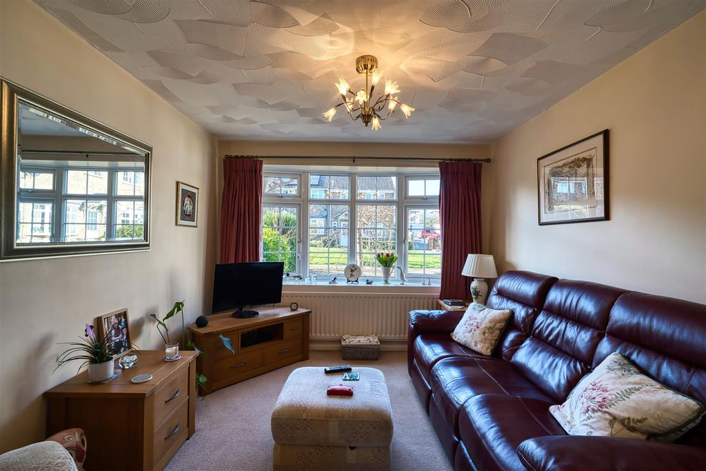 Property photo 3 of 8 Sitting Room