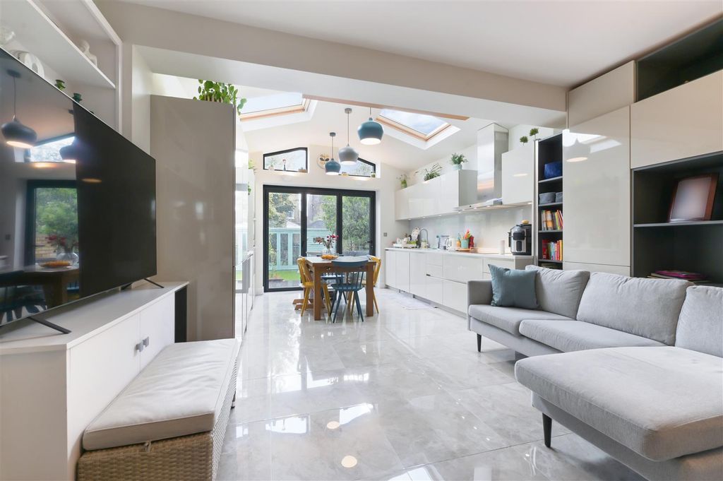 Property photo 1 of 12 1.Jpg
