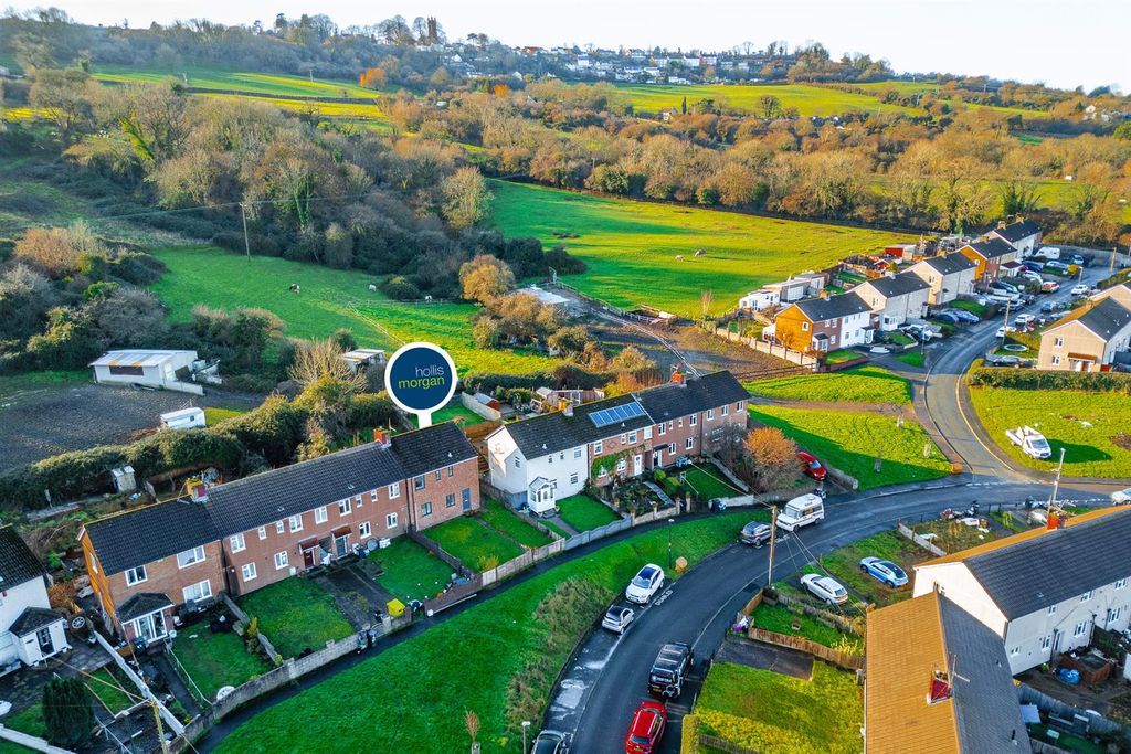 Property photo 1 of 23 91 Redford Crescent, Withywood, Bristol Bs13 8Sa |