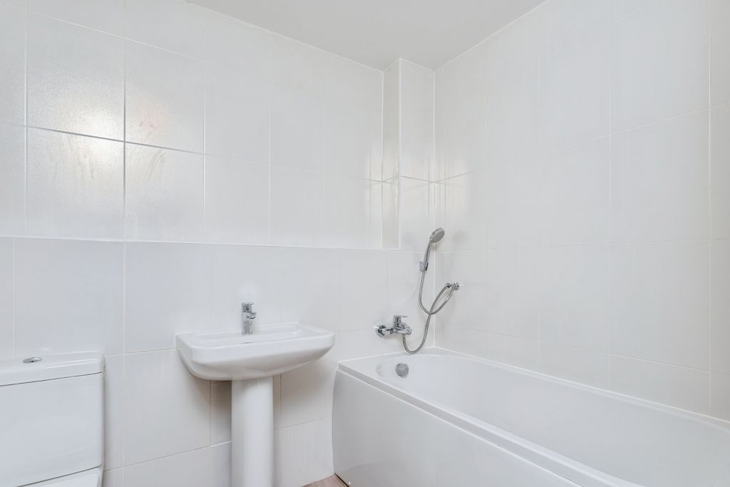 Additional image 12 of 2 bed flat for saleUpton Grange, Chester, Cheshire CH2
