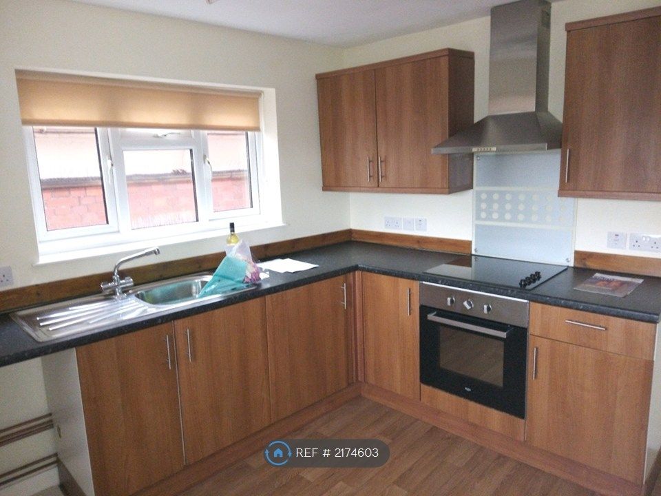 Property photo 1 of 10 Fitted Kitchen