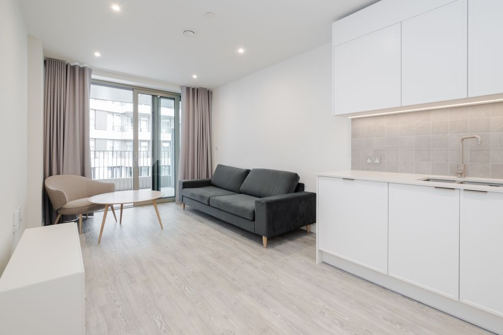 Property photo 2 of 17 Apartment-30-Aaro...