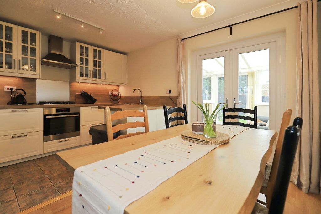 Property photo 3 of 12 Kitchen/Diner