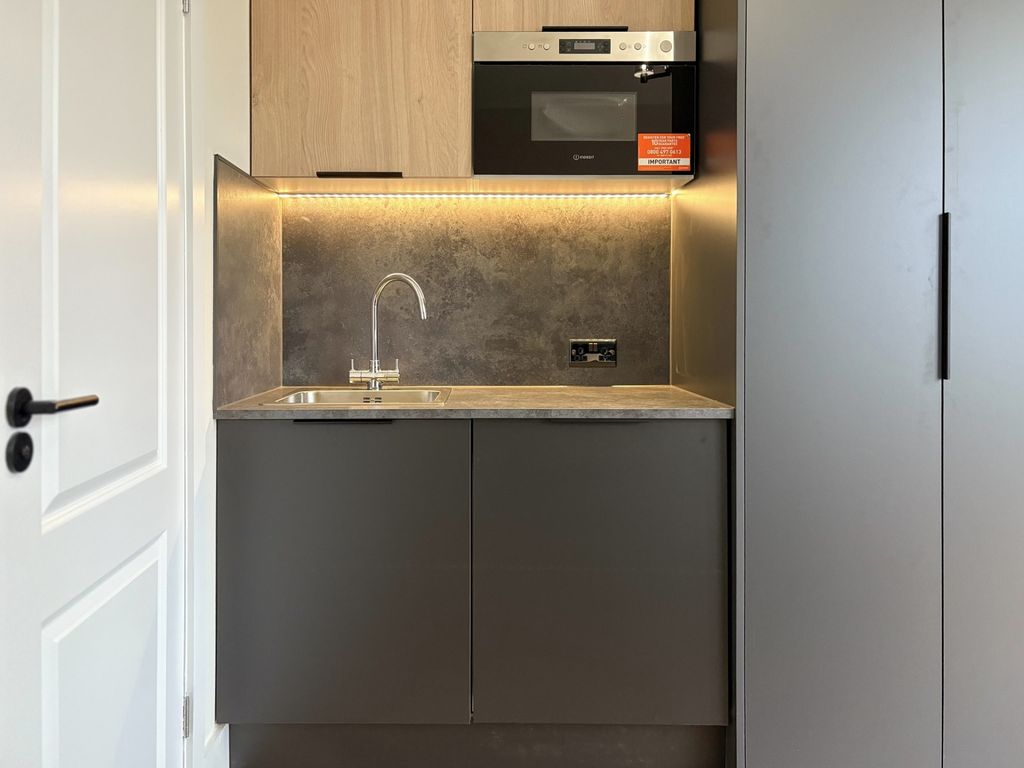 Studio to rentCorringway, Ealing W5 photo 5