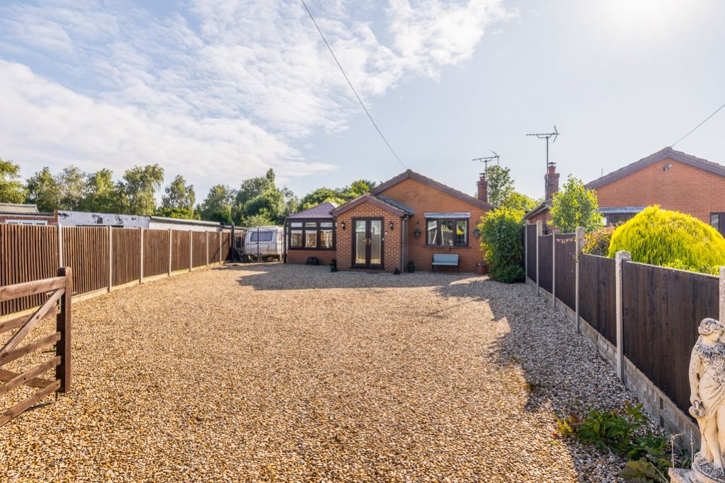 Property photo 1 of 23 16 Clough Road (Holbeach)-6