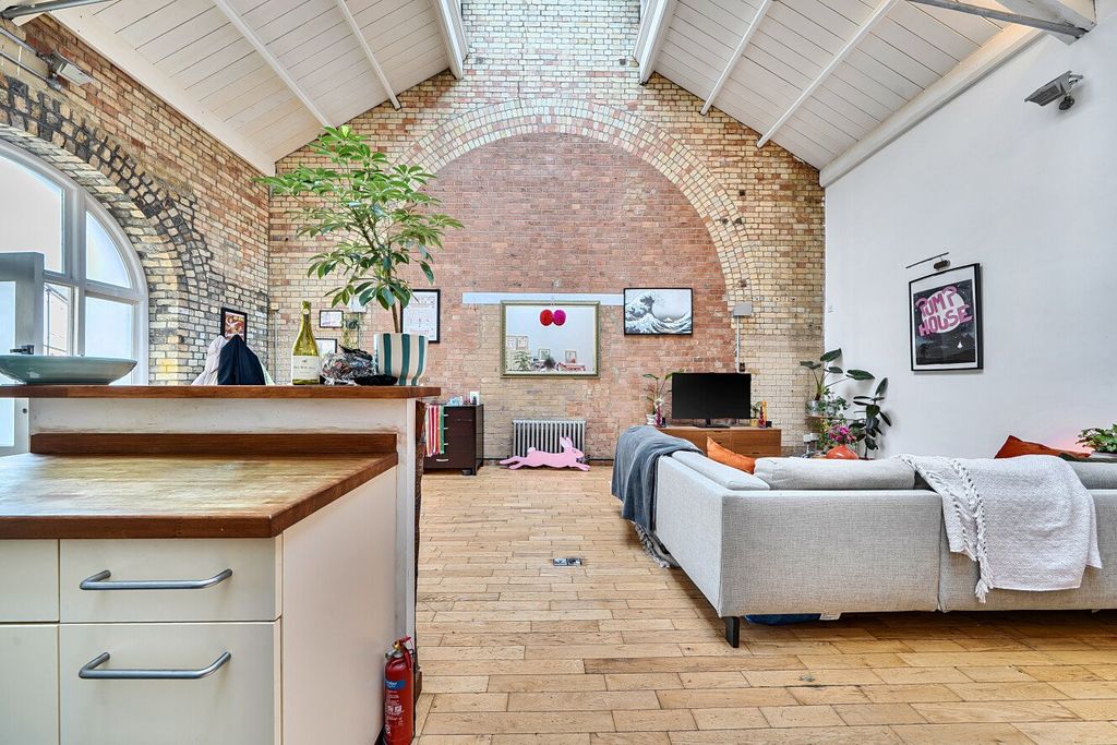 Property photo 2 of 30 Picture No. 13