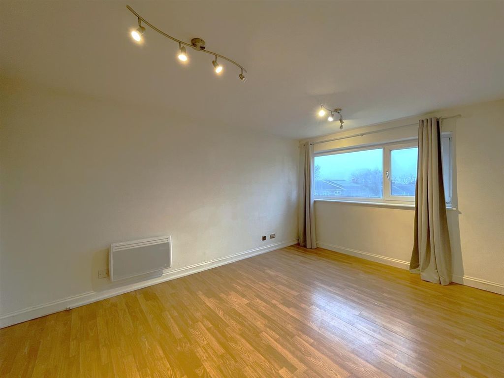 Property photo 2 of 8 Sitting Room.Jpg