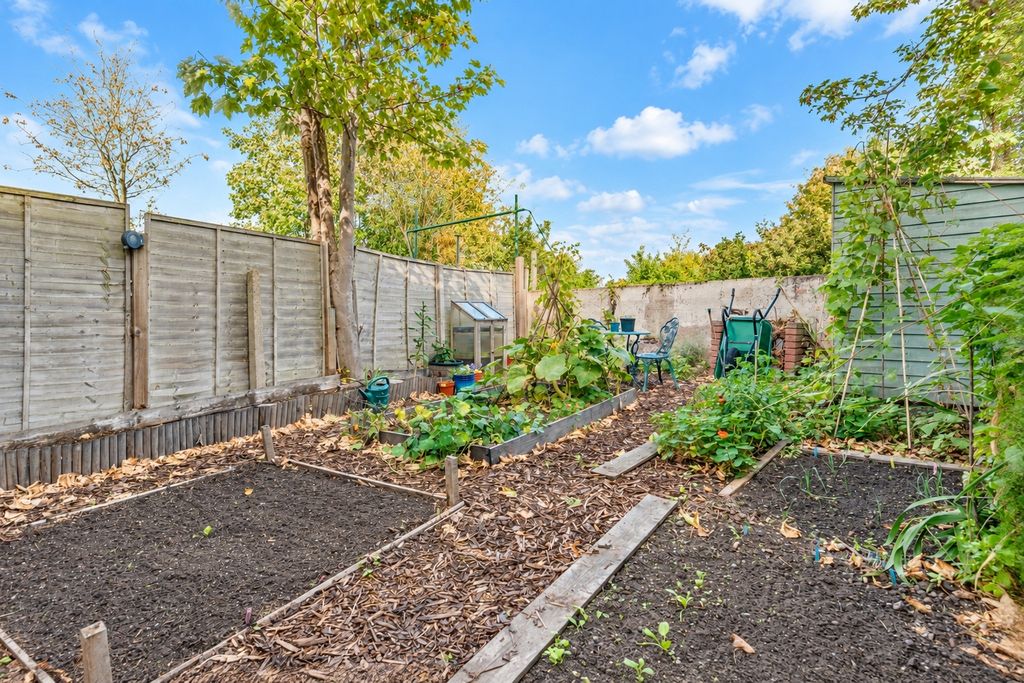 Property photo 3 of 15 Garden