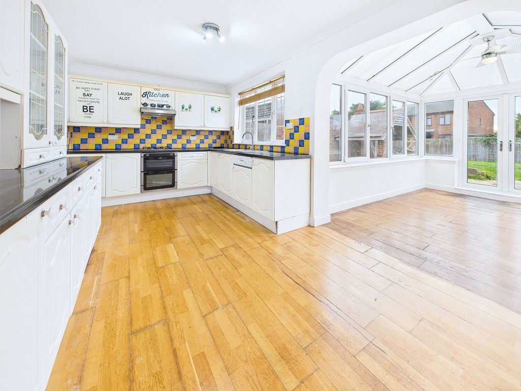 Property photo 2 of 32