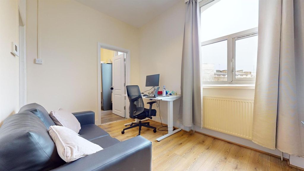 Property photo 2 of 8 65De1098c29F4d3E8669441c_B5Dfe3Eb89166ee990776F11d