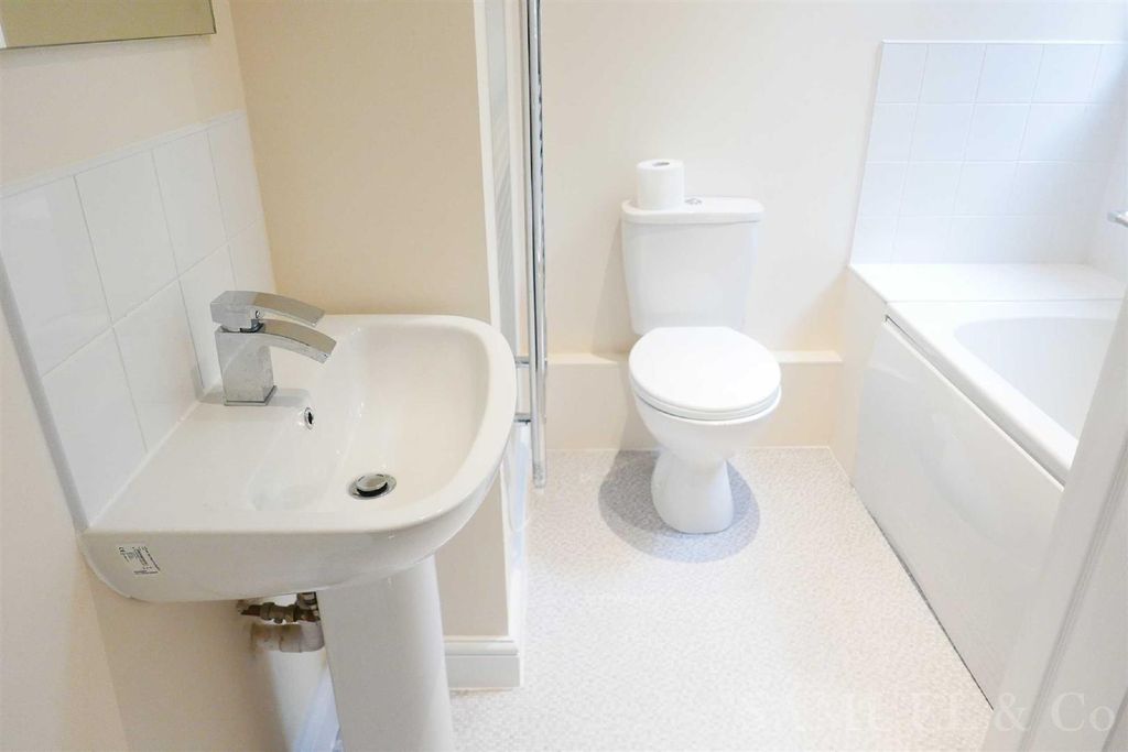 Property photo 3 of 8