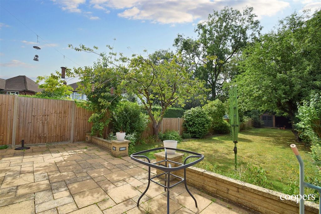 Property photo 2 of 17 Garden