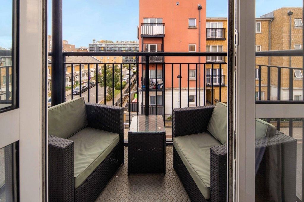 Property photo 3 of 16 Balcony