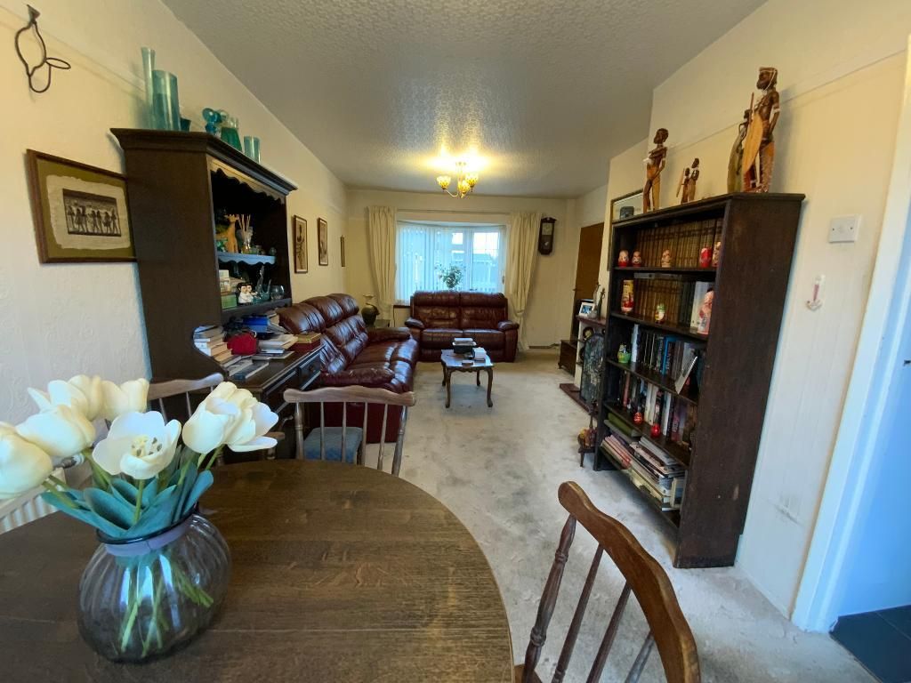 Property photo 2 of 12 Living Room 21'11 x 11'6