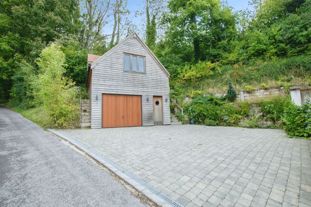 Property photo 2 of 17 Annex /Home Office