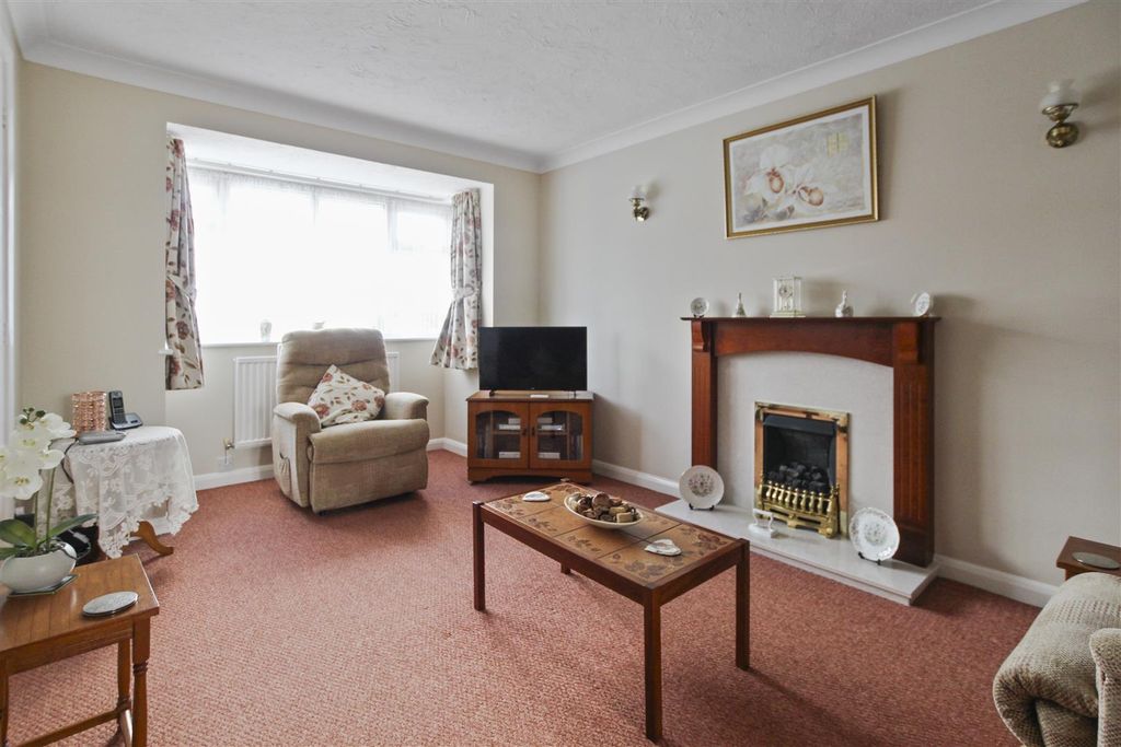 Property photo 2 of 25 Poppy Close  (13).Jpg