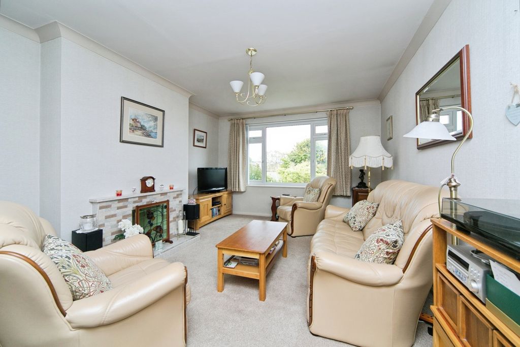 Property photo 3 of 16 Photo