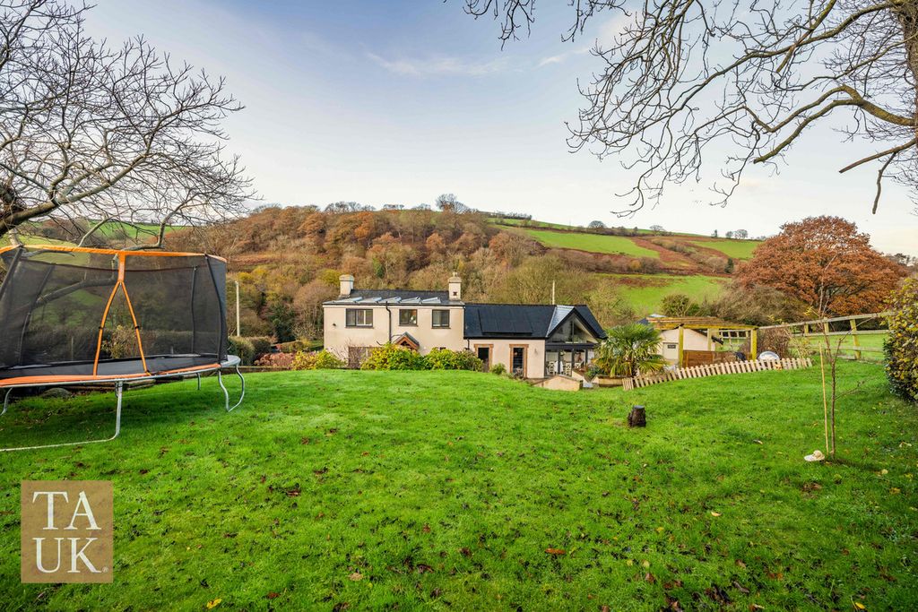 Property photo 3 of 19