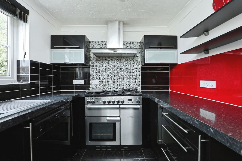 Property photo 3 of 17