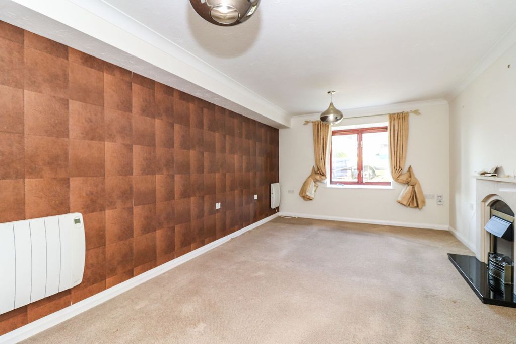 Property photo 2 of 11