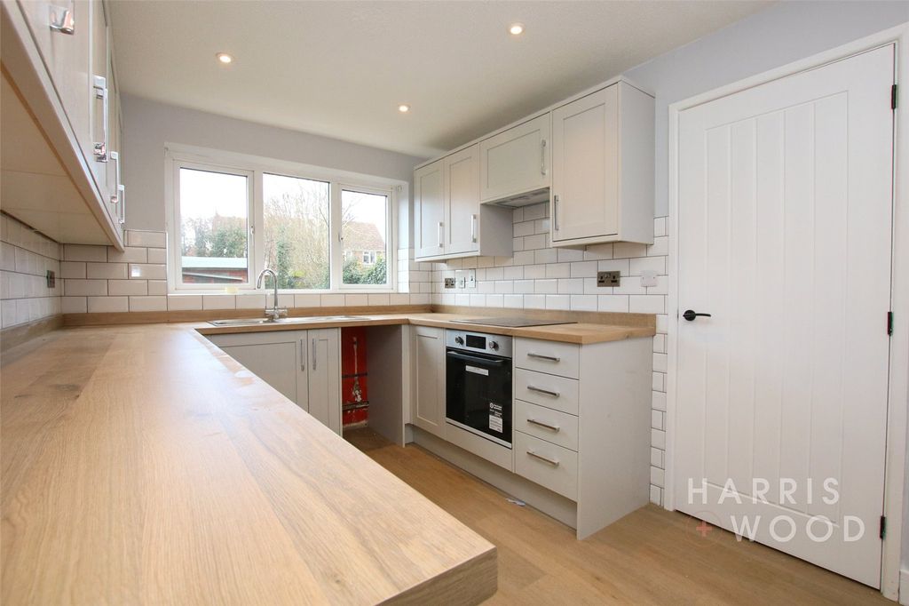 Property photo 2 of 14 Picture No. 12