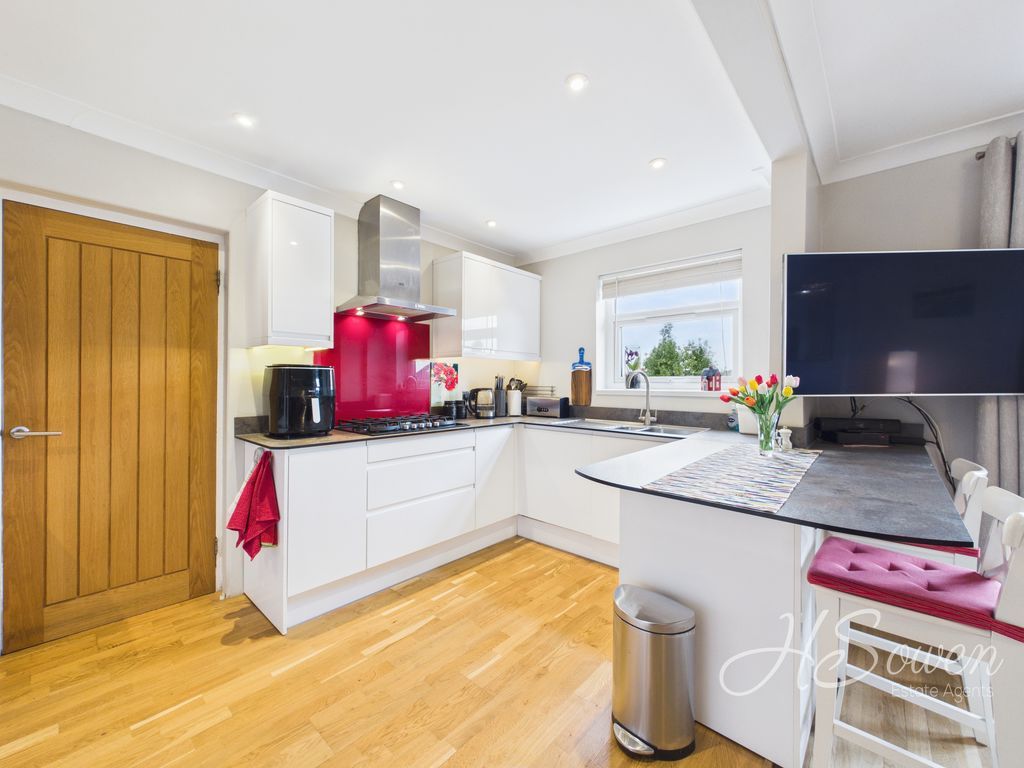 Property photo 3 of 24 Photo 11