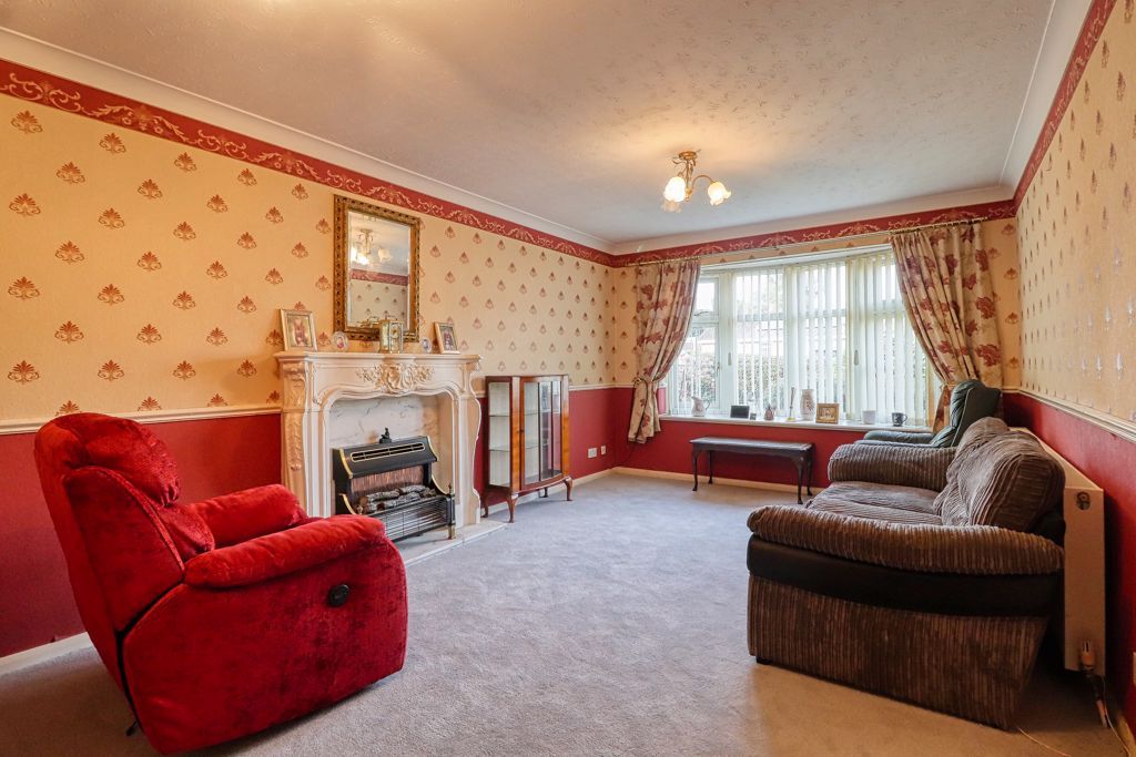 Property photo 3 of 9 Lounge/Diner