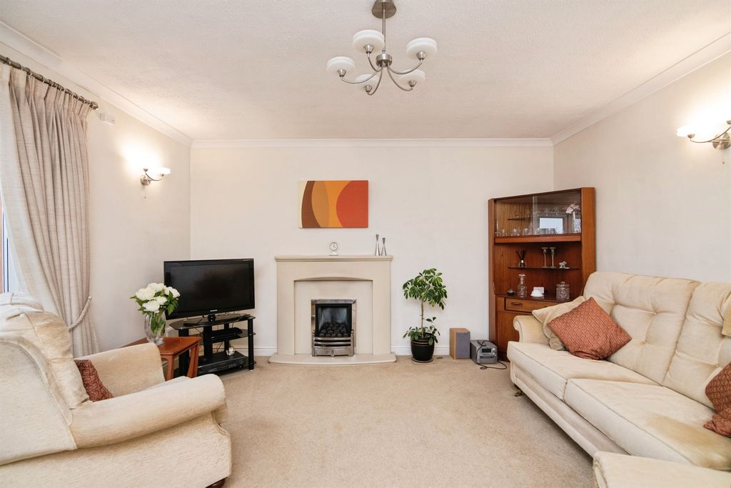 Property photo 2 of 12