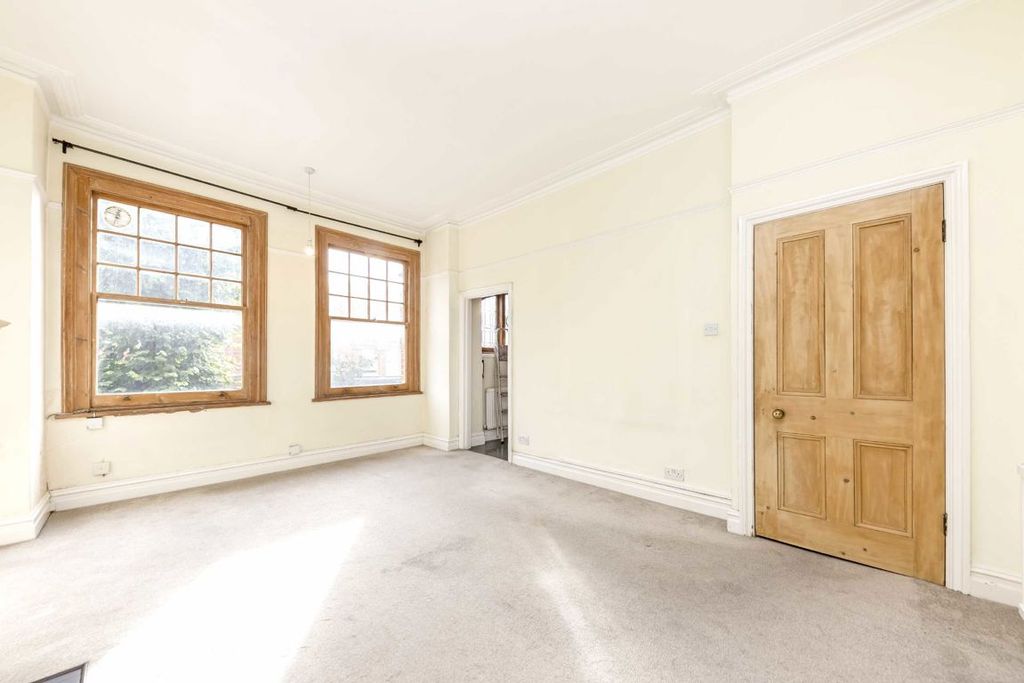 Property photo 3 of 6