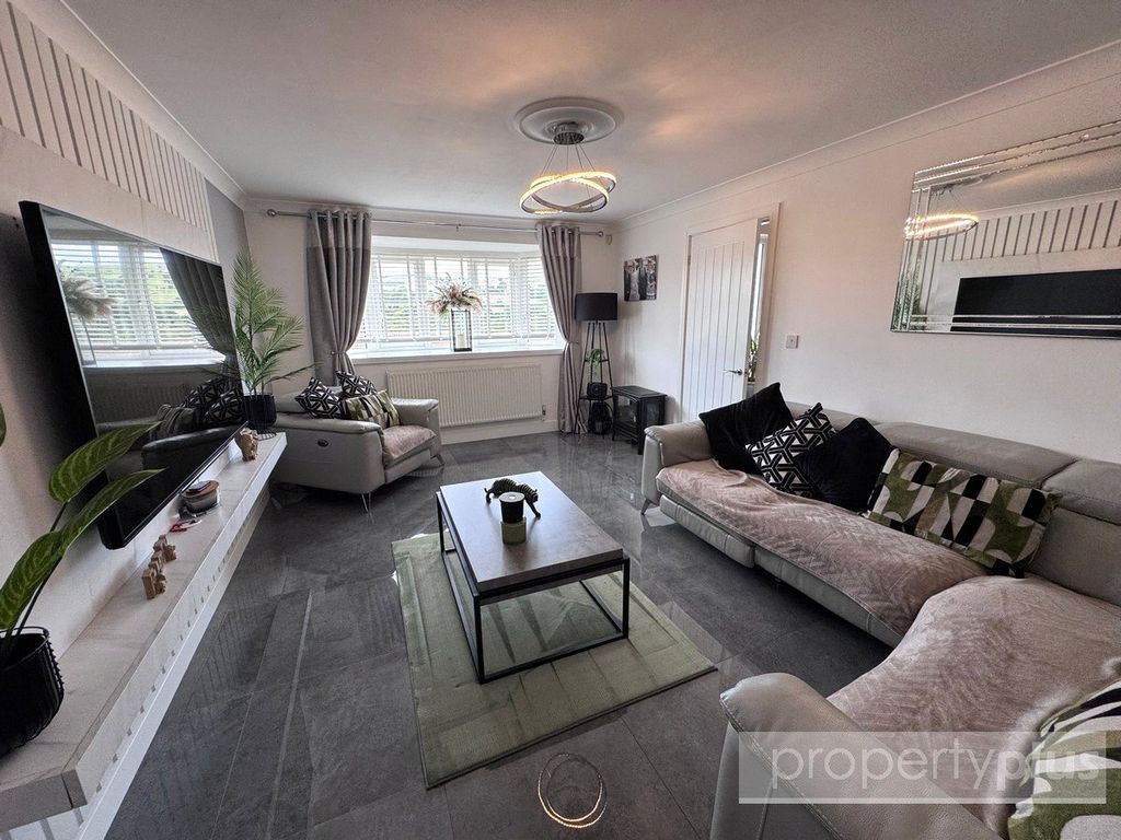 Property photo 2 of 32 Picture No. 22