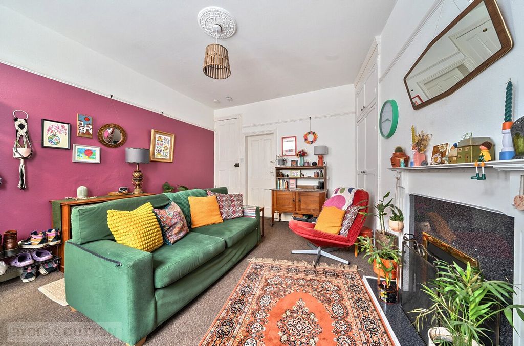 Property photo 3 of 20 Living Room