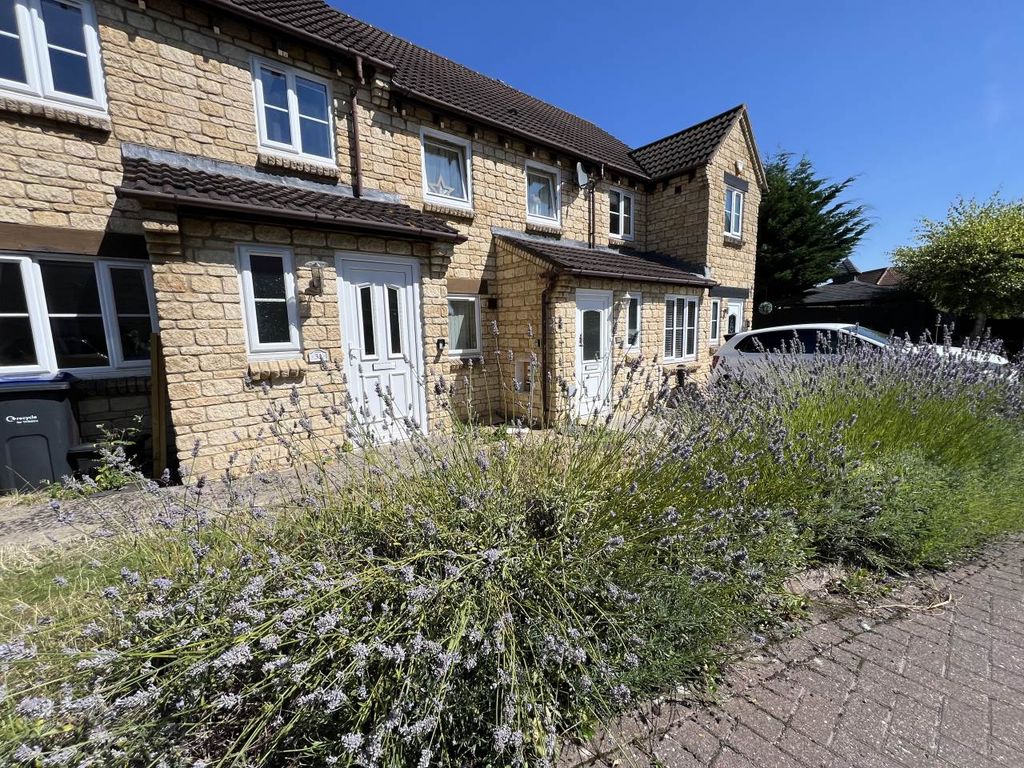 Property photo 2 of 8 External