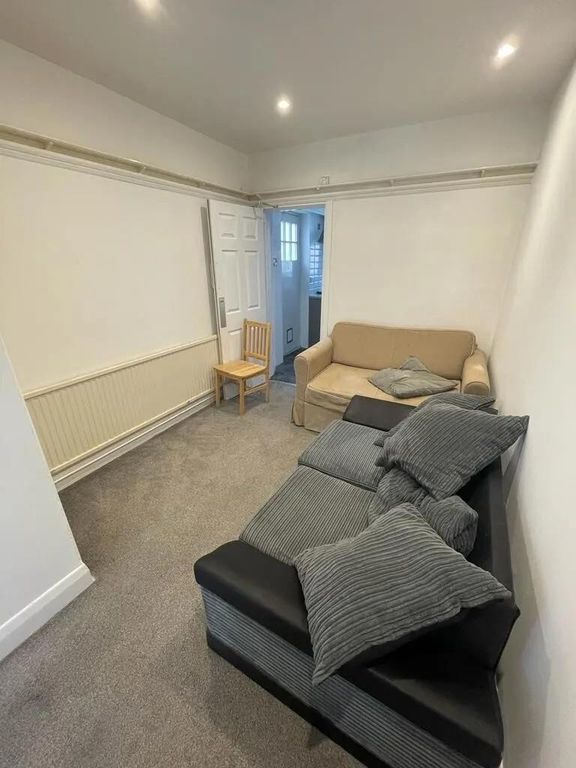 Property photo 2 of 12 Ezgif-5De17Da0A4Fbdc09.Jpg