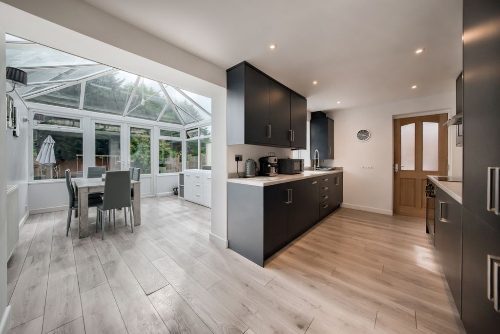 Property photo 3 of 13 Xt5A2690-Hdr(3)