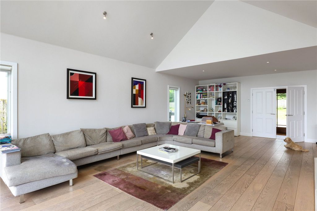 Property photo 3 of 14 Living Room