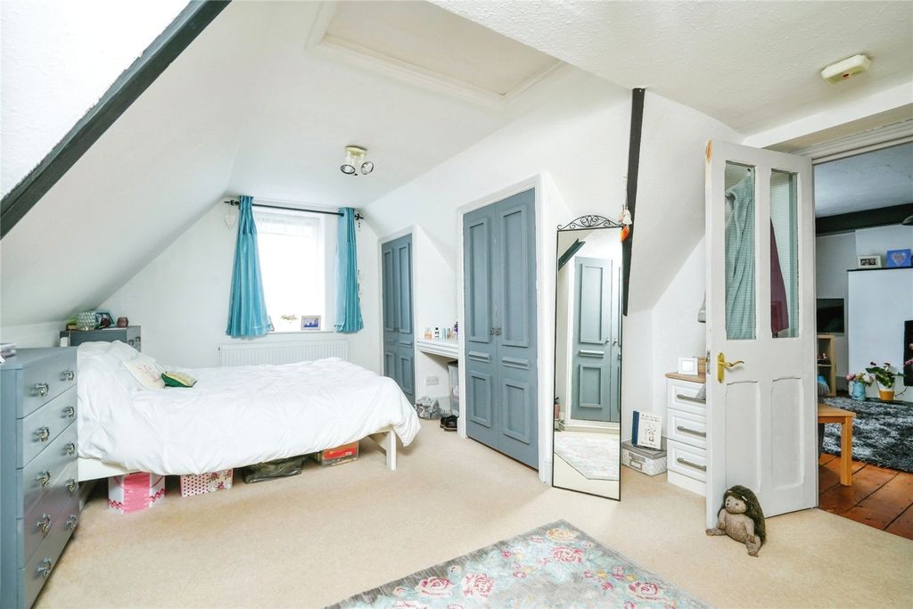 Property photo 3 of 15 Picture No. 06