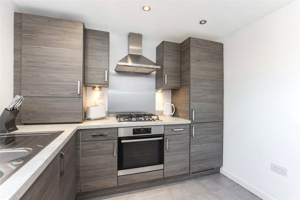 Property photo 3 of 21 Picture No. 11