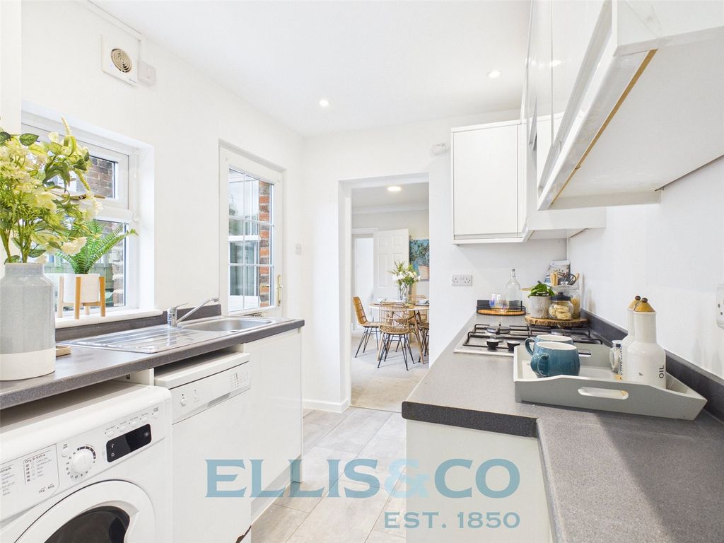 Property photo 2 of 13 Picture No. 11