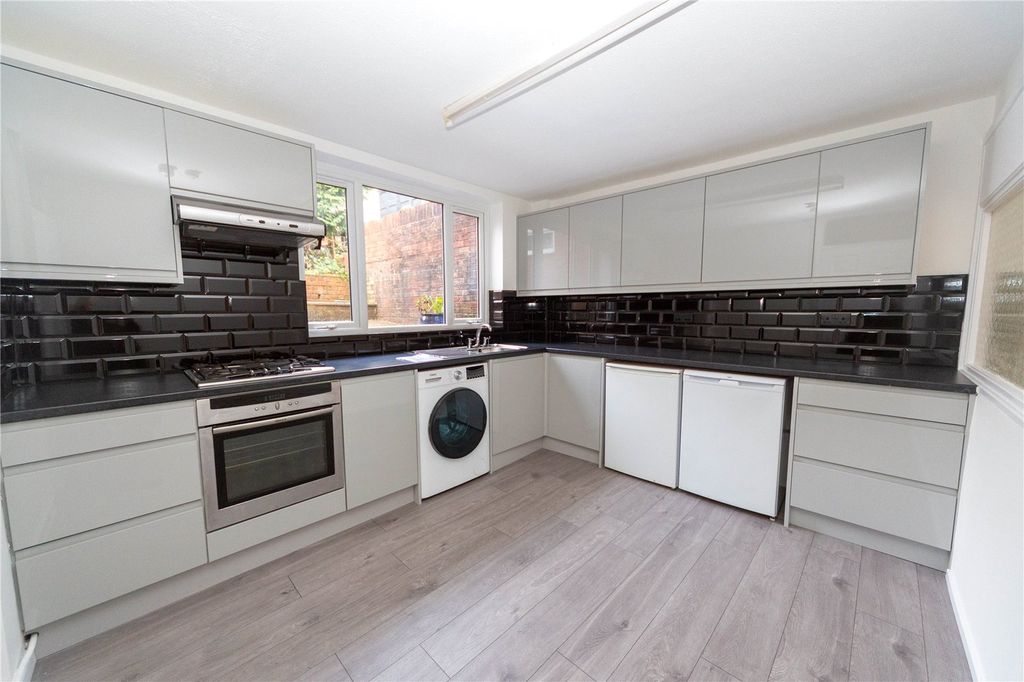 Property photo 1 of 17 Picture No. 05