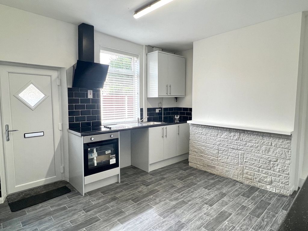 Property photo 2 of 11 Image