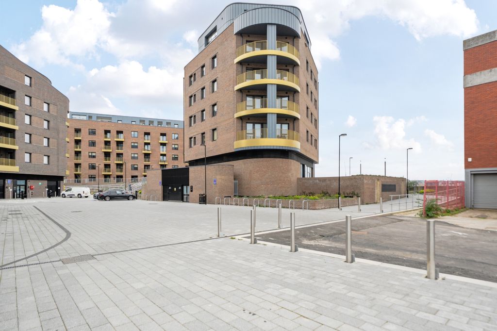 Property photo 2 of 22 External