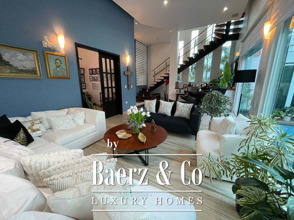 Property photo 3 of 27