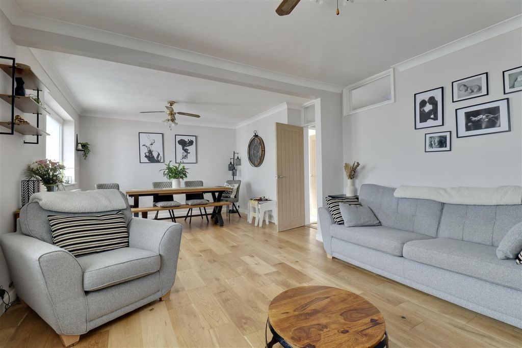 Property photo 1 of 20 48223E63-8DC2-4Ace-A85D-462CD1219213_1_201_A.Jpeg