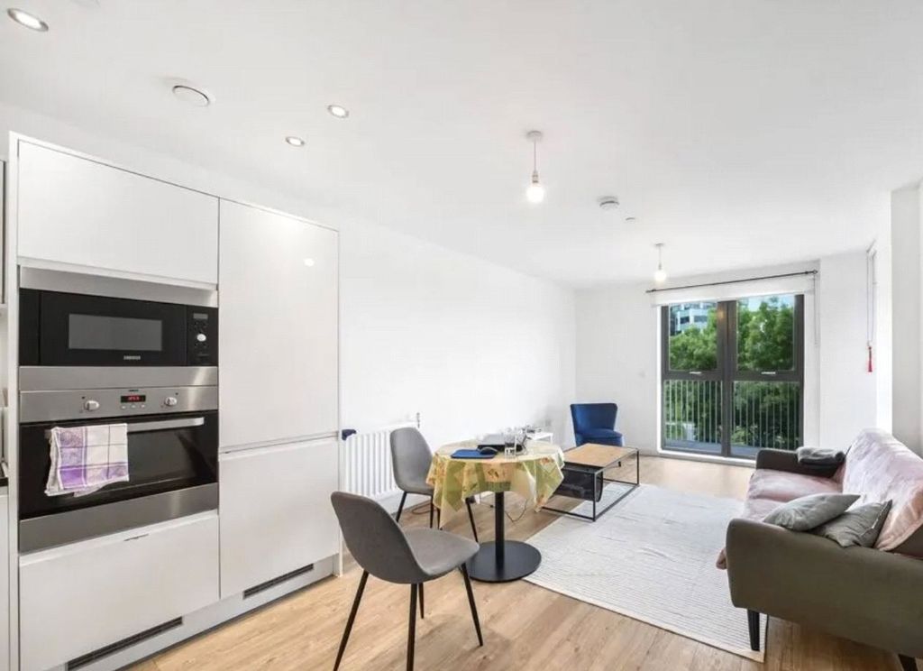 Property photo 1 of 9 Picture No. 05