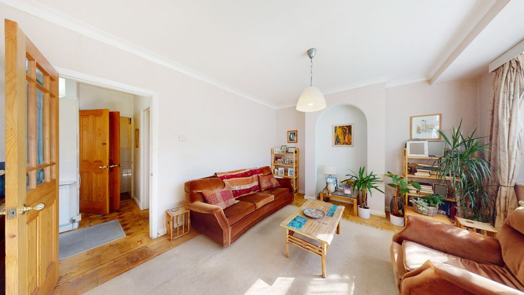 Property photo 2 of 15 5233363
